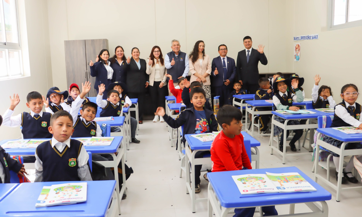 MÁS DE 130 MIL ESTUDIANTES RETORNAN A CLASES EN APURÍMAC EN UNA GRAN FIESTA EDUCATIVA